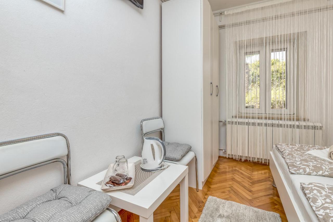 Matea Rooms Funtana Exterior photo