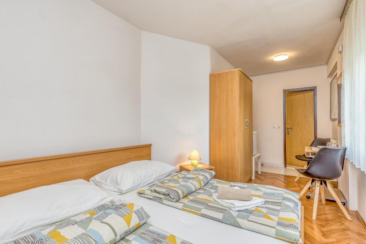 Matea Rooms Funtana Exterior photo